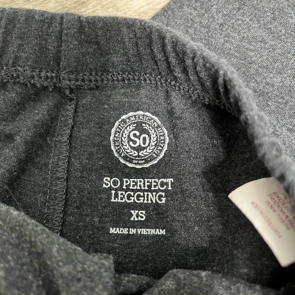 Bundle of SO Cropped Leggings - Picture 7 of 16